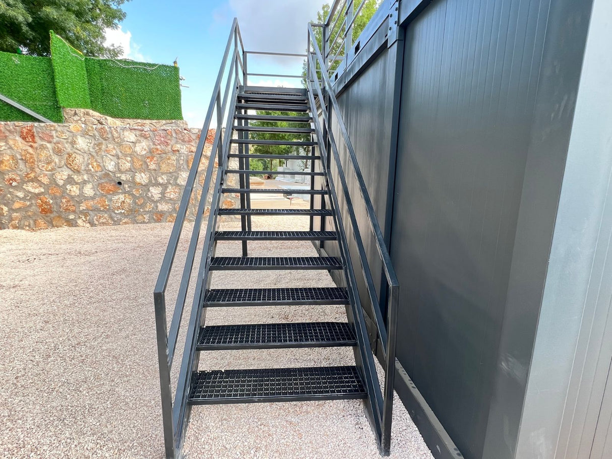 CAFE HAUS mit Terasse & Veranda 240×600