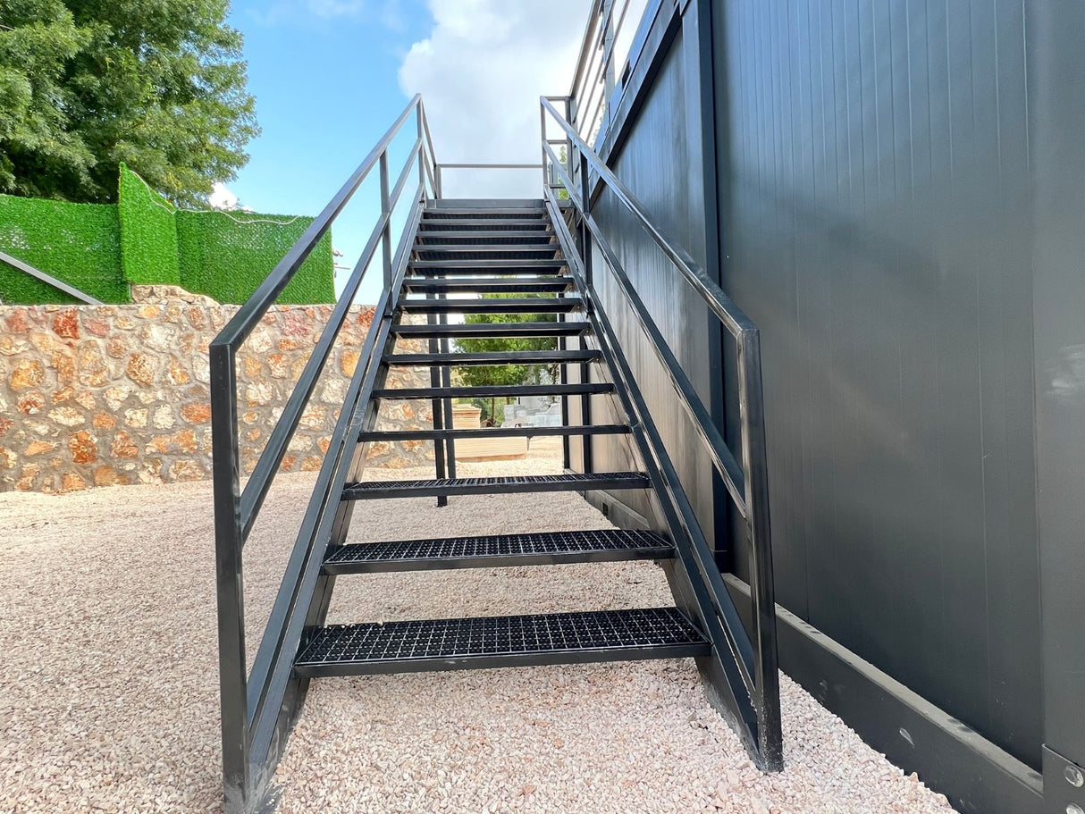 CAFE HAUS mit Terasse & Veranda 240×600