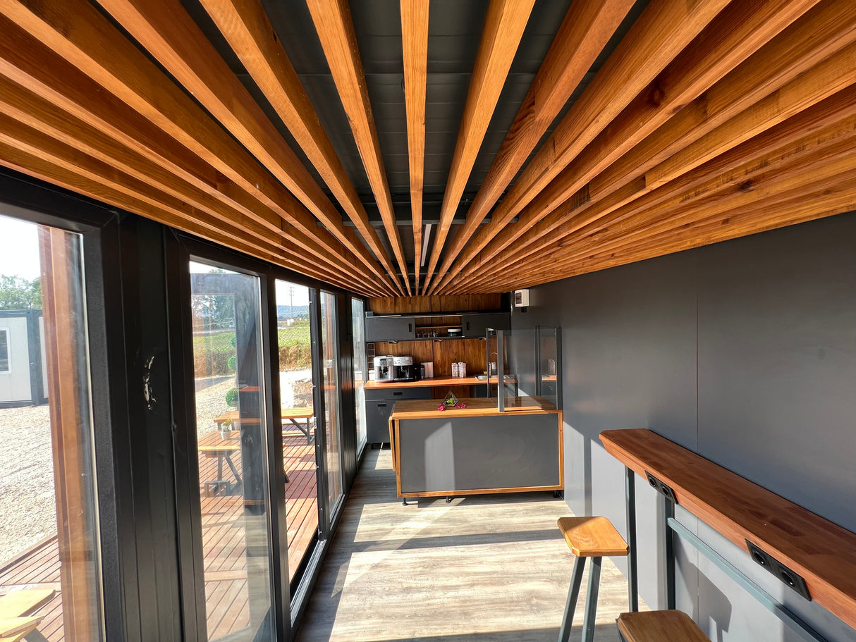 CAFE HAUS mit Terasse & Veranda 240×600