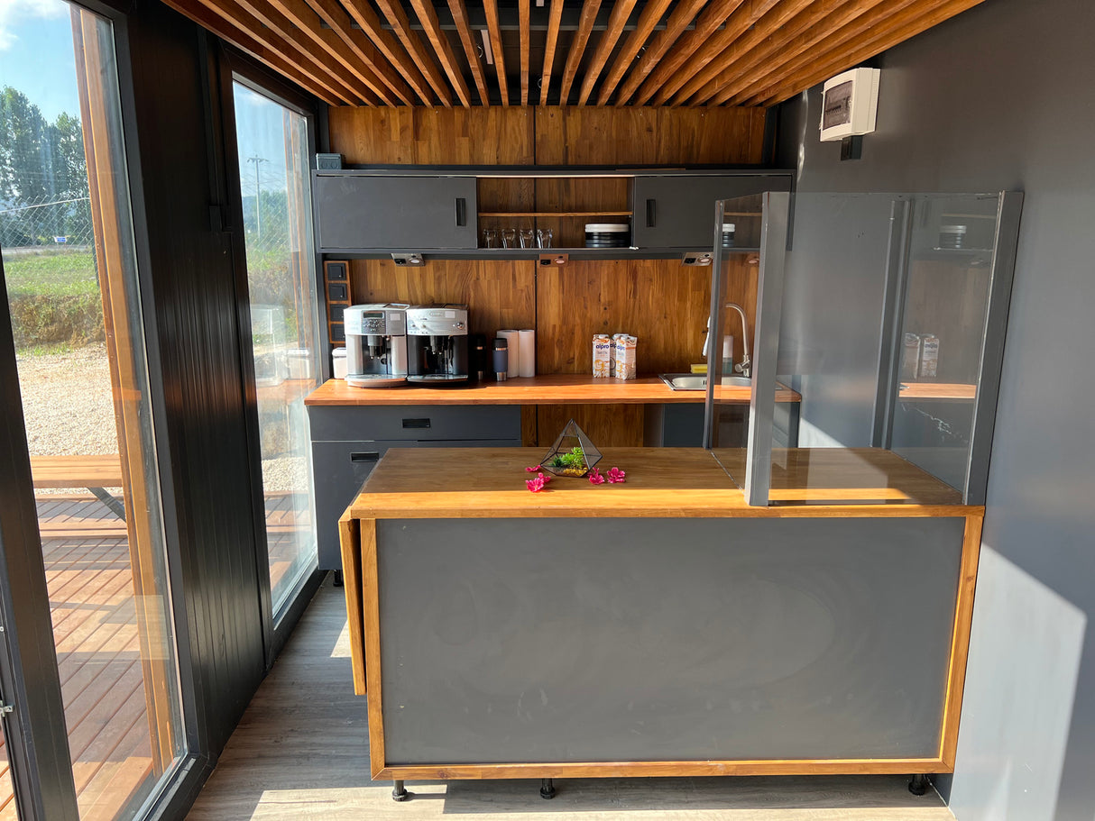 CAFE HAUS mit Terasse & Veranda 240×600