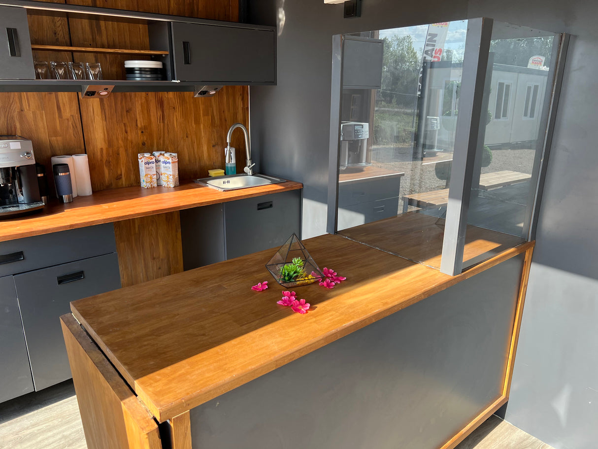 CAFE HAUS mit Terasse & Veranda 240×600