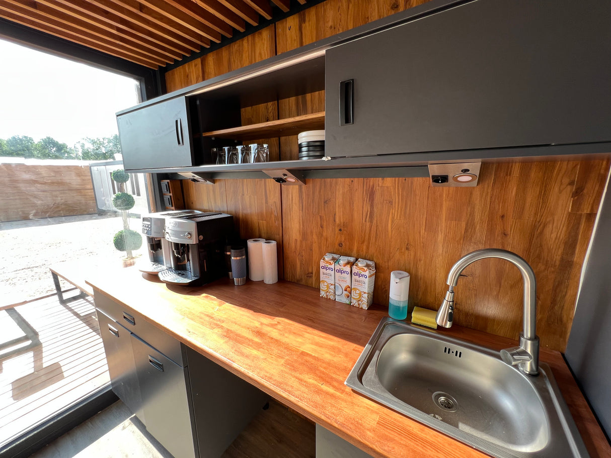 CAFE HAUS mit Terasse & Veranda 240×600