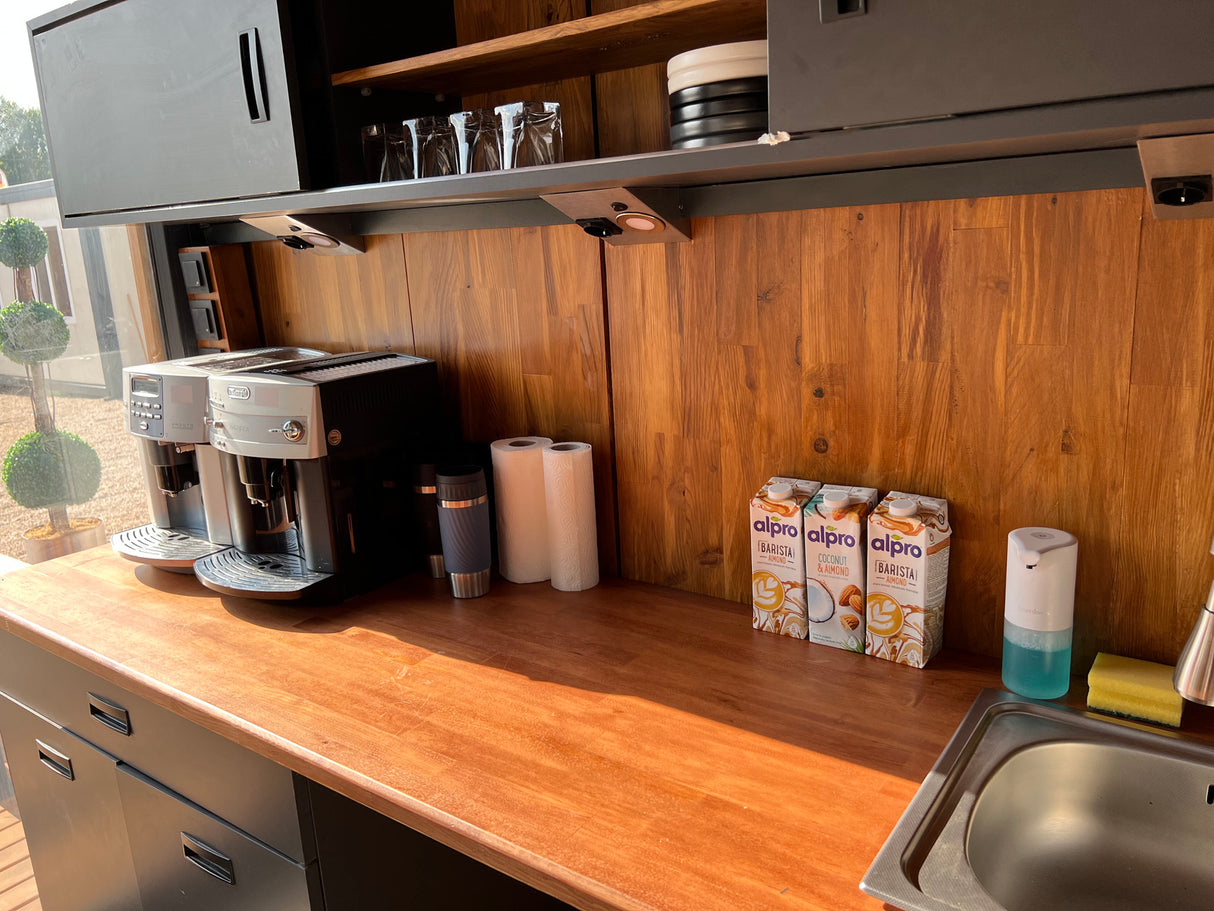 CAFE HAUS mit Terasse & Veranda 240×600