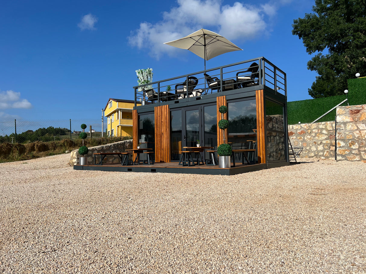 CAFE HAUS mit Terasse & Veranda 240×600