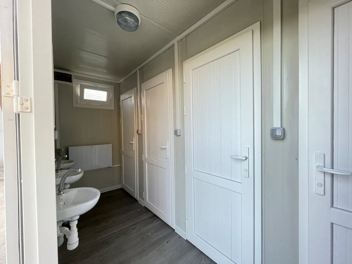 WC Container (6’er WC) 240x600 (SAN-611)